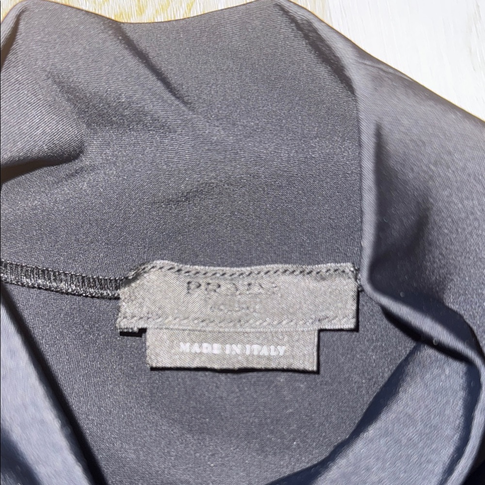 Men’s Prada Black Turtleneck with Logo Detail worn once dry cleaned medium - Picture 5 of 8